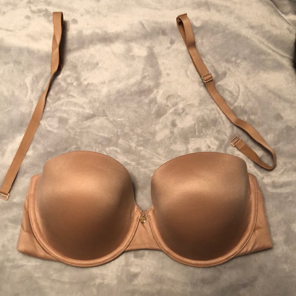 Victoria’s Secret multi-way/strapless bra, 34D